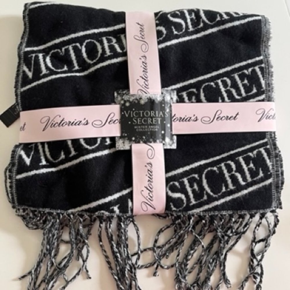 Victoria's Secret Winter Collection Scarf
